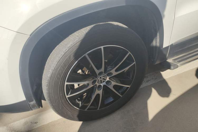 Used Volkswagen Tiguan 2016 300TSI Automatic Two-Wheel Drive Luxury Edition Left Front Wheel Hub