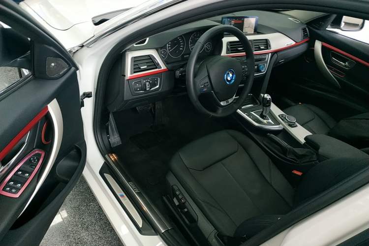 Used BMW 3 Series 2014 320Li Fashion Model
