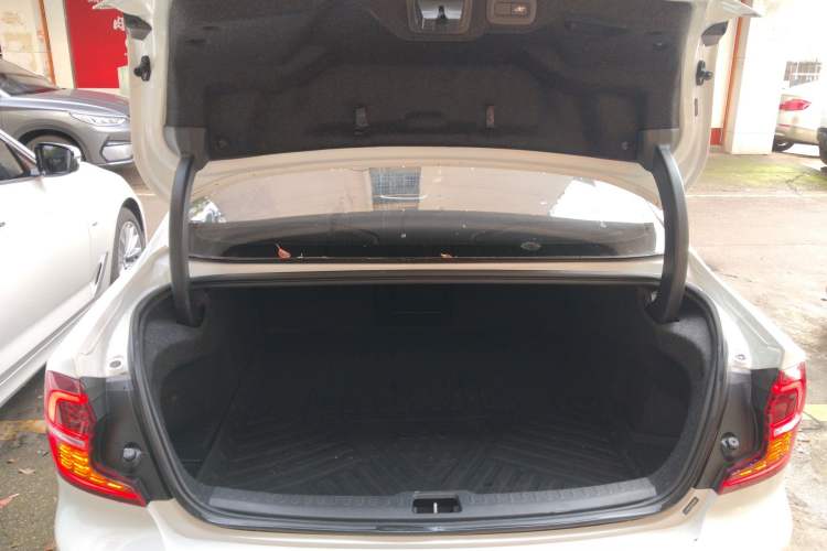 Used Volvo S60 2020 T5 Zhiya Sport Edition