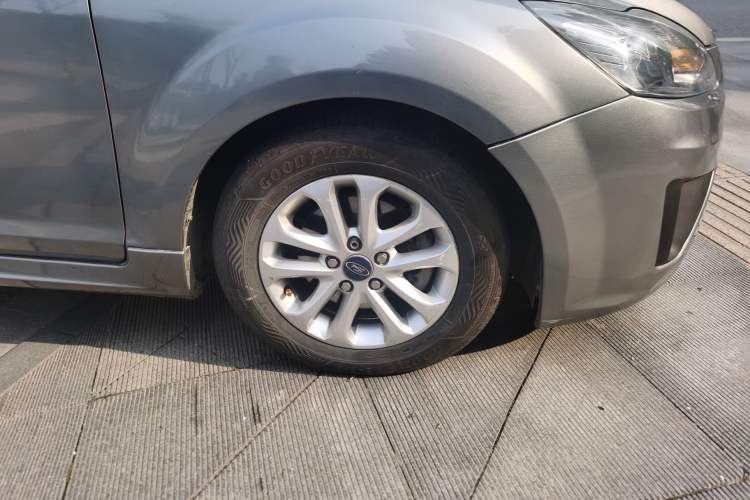 Used Ford Focus 2012 Hatchback Classic 1.8L Automatic Fashion Edition
