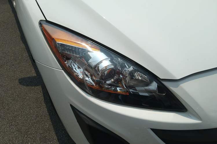 Used Mazda 3 2011 Sedan 1.6L Automatic Comfort Model Right Front Headlight