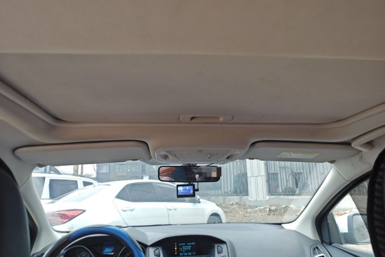 Used Ford Focus 2015 Sedan 1.6L Manual Fashion Edition