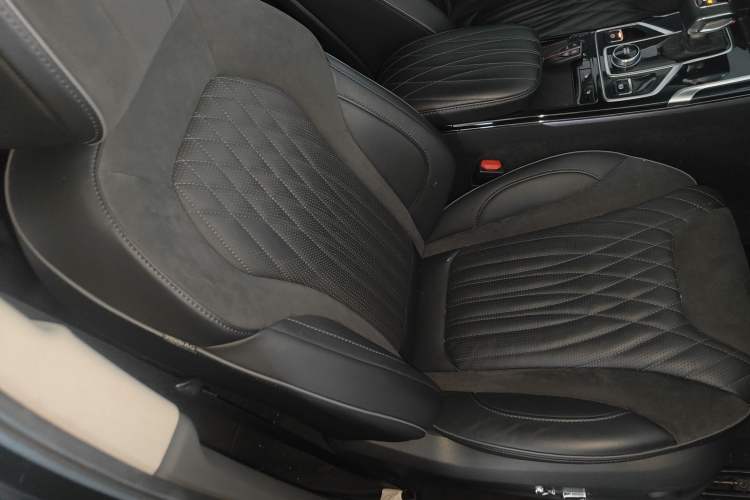 Used Hongqi HS5 2022 Revised Version 2.0T Smart Connect Flagship Edition
