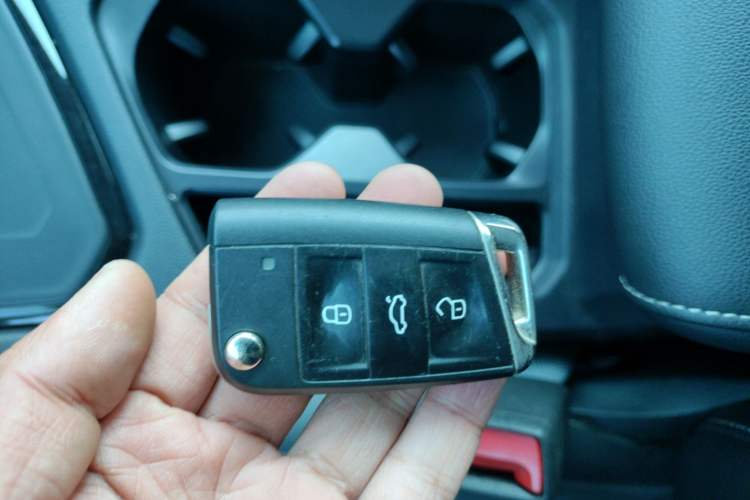 Used Volkswagen Tiguan L 2020 330TSI Automatic Two-Wheel Drive Panoramic Comfort Edition China VI Standard
