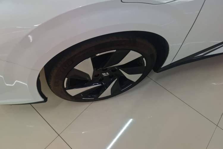 Used Lingxi L 2024 Player No. 1 Edition Left Front Wheel Hub