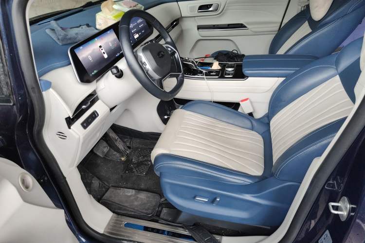 Used JAC Refine RF8 PHEV 2024 Zhiling Edition 1.5T 150KM Flagship Model – Lithium Iron Phosphate
