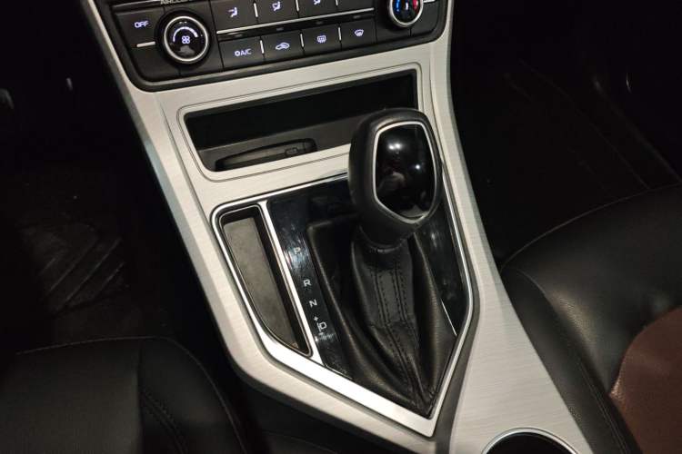 Used Geely Auto Vision 2018 1.5L Automatic Happiness Edition Gear Lever