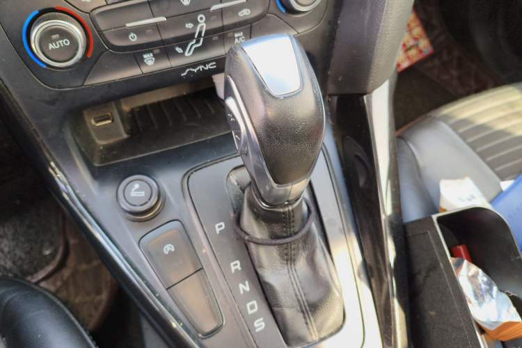 Used Ford Focus 2015 Sedan EcoBoost 125 Automatic Supreme Style Edition