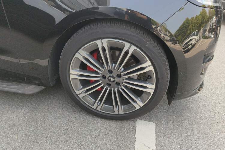 Used Land Rover Range Sport 2024 400PS Dynamic HSE Right Front Wheel Hub