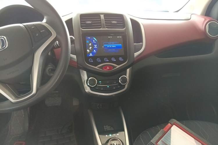 Used CHANGAN Benni 2015 1.4L IMT Prestige Model China V Standard Audio And AC Panel