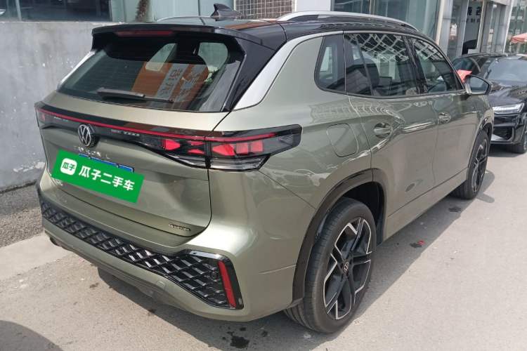 Used Volkswagen Tayron 2025 Tiguan L 380TSI 4Motion Luxury Rear Right 45 Deg