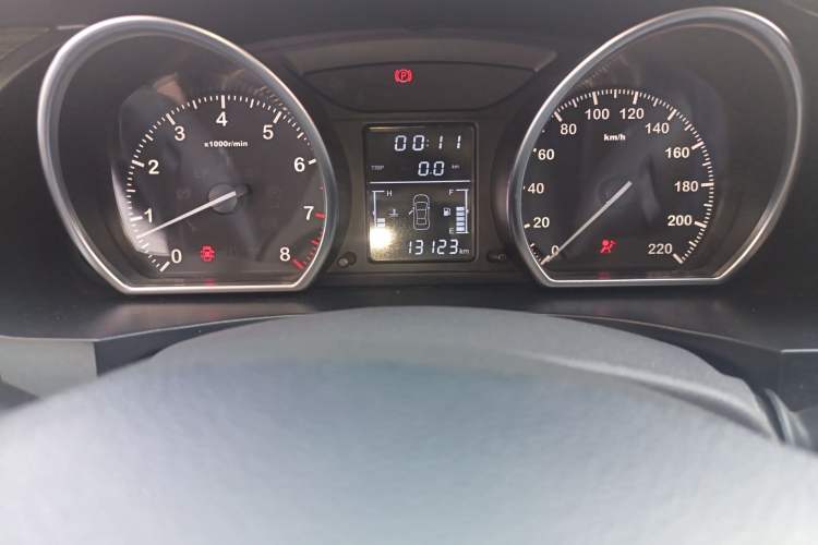 Used Zotye T600 2015 1.5T Manual Flagship Model Odometer Close Up