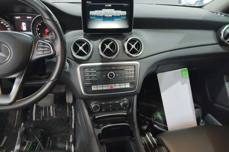 Used Mercedes-Benz GLA 2017 GLA 200 Fashion Model
