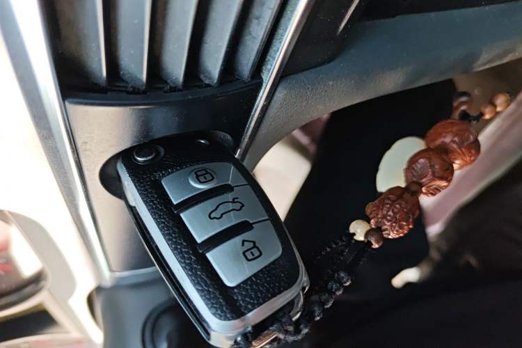 Used Audi A6L 2011 2.0 TFSI Automatic Standard Edition Vehicle Key