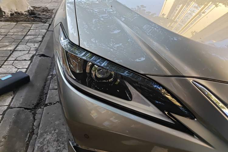 Used Lexus ES 2024 200 Premium Edition
