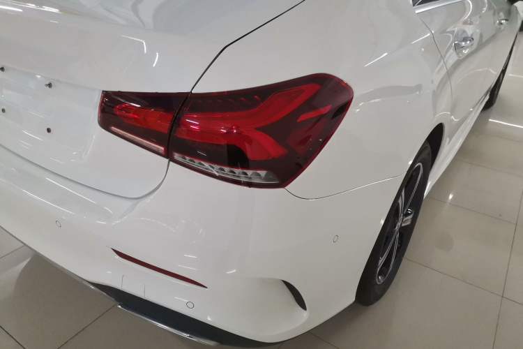 Used Mercedes-Benz A-Class 2022 Revised Version A 200 L Sport Sedan Fashionable Style
