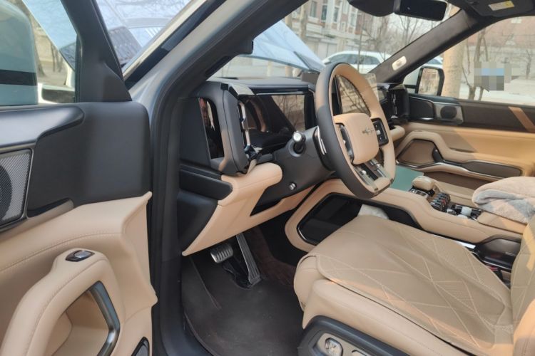 Used Formula Leopard 8 2025 Smart & Brave Flagship Edition 7 Seats