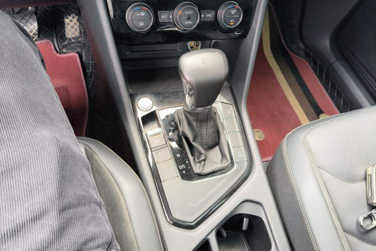 Used Volkswagen Tiguan L 2021 330TSI Automatic Two-Wheel Drive Smart Edition Gear Lever