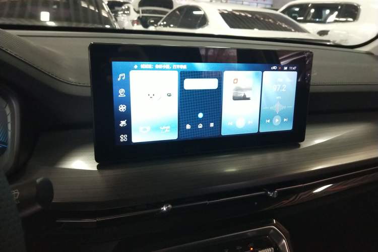 Used Wuling Asta 2022 2.0L DHT Electric-Speed Version Audio And AC Panel