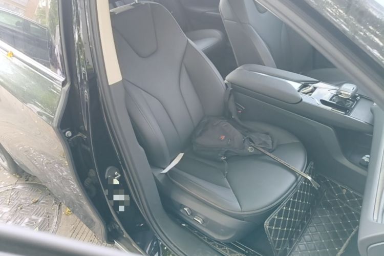 Used Hongqi E-QM5 2023 Base Travel Edition
