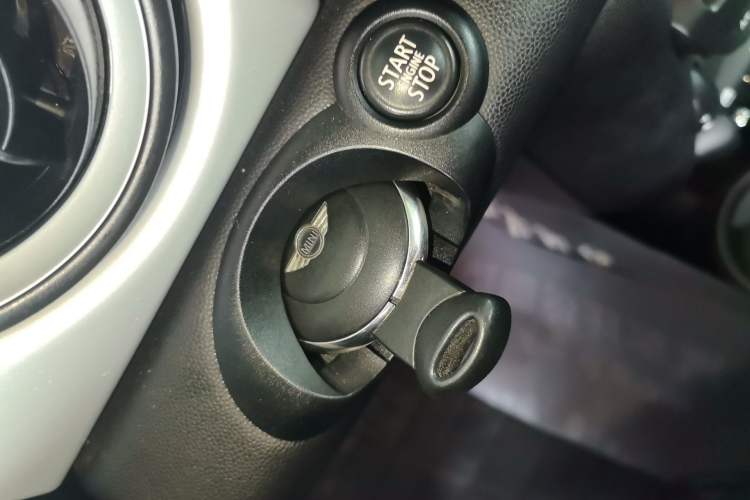 Used MINI 2011 1.6L ONE
