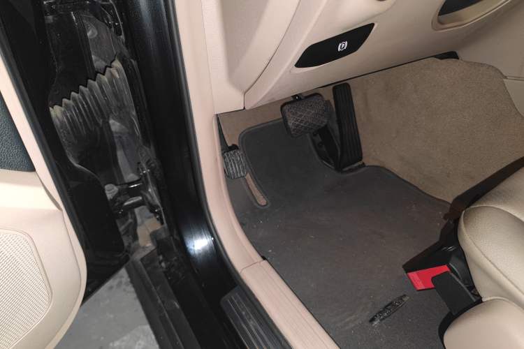 Used Mercedes-Benz GLK-Class 2011 GLK 300 4MATIC Dynamic Model
