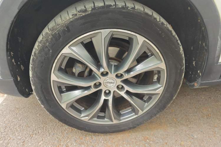 Used Zotye T500 2018 1.5T Automatic Smart Connected Prestige Model Left Front Wheel Hub