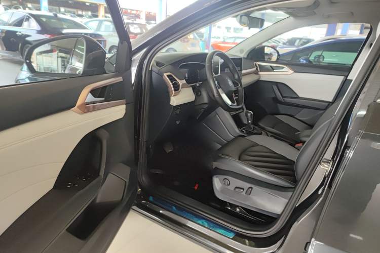 Used Volkswagen Tharu 2023 300TSI Two-Wheel-Drive Full Moon Edition Driver Seat