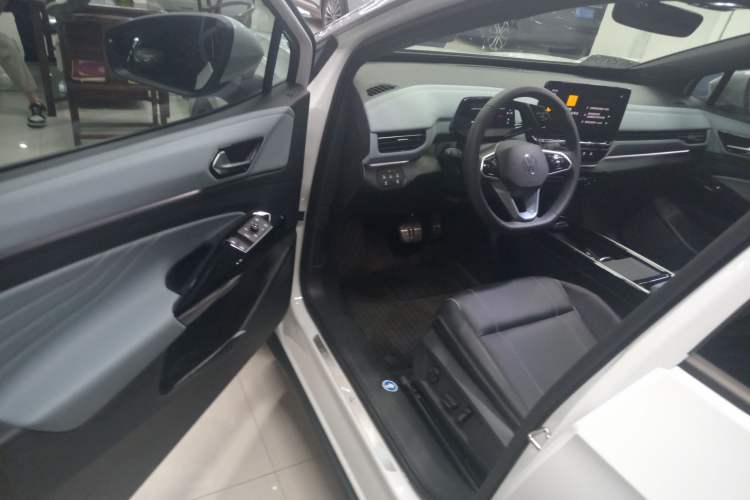 Used Volkswagen ID.4 X 2024 Pure & Smart Edition