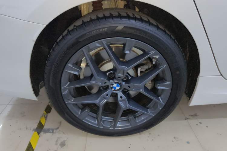 Used BMW 3 Series 2025 330i M Sport Night Edition Package Right Rear Wheel Hub