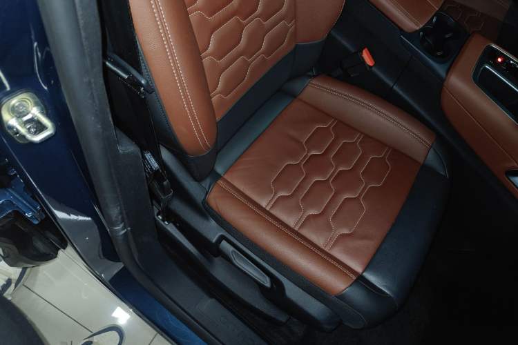 Used Citroen C5 AIRCROSS 2020 400THP Premium Edition Right Front Seat