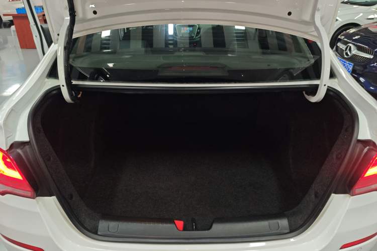 Used Chevrolet Cavalier 2019 320 Automatic Xinyue Edition Trunk