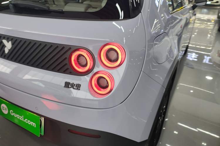 Used firefly 2025 Illuminated Edition
