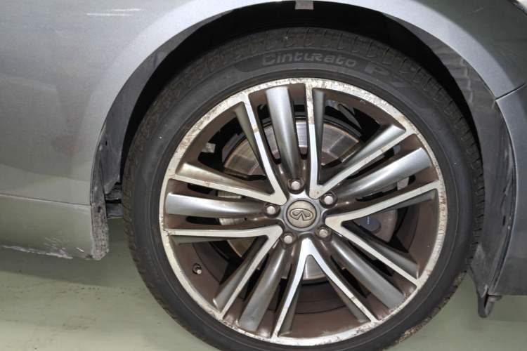 Used Infiniti Q50L 2015 2.0T Sport Edition Right Front Wheel Hub