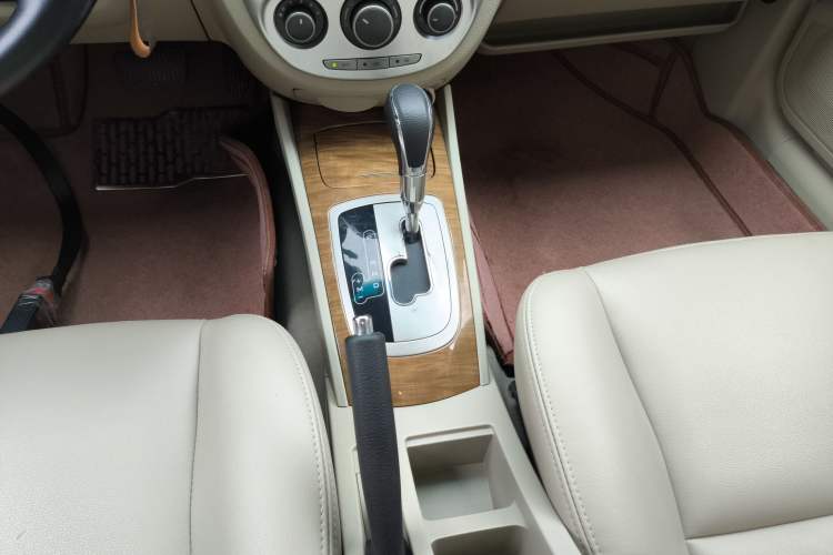 Used Buick Excelle 2015 1.5L Automatic Classic Model
