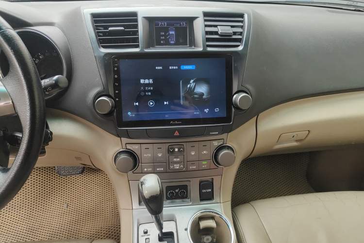 Used Toyota Highlander 2011 2.7L Two-Wheel Drive 7-Seater Luxury Edition
