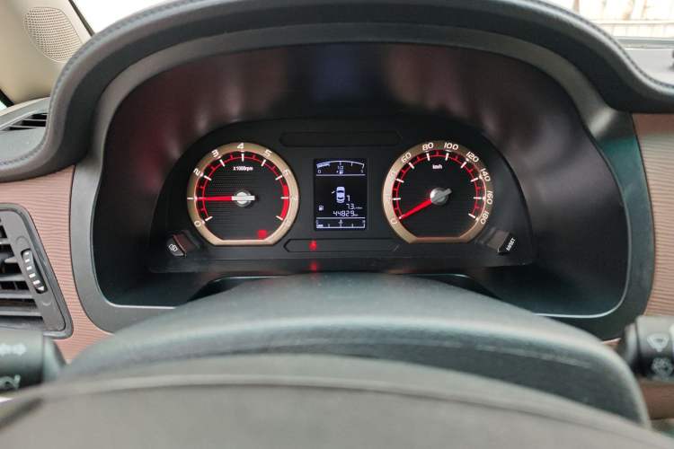 Used FORTHING Lingzhi 2019 V3 1.6L 2-Seat Standard Model China VI
