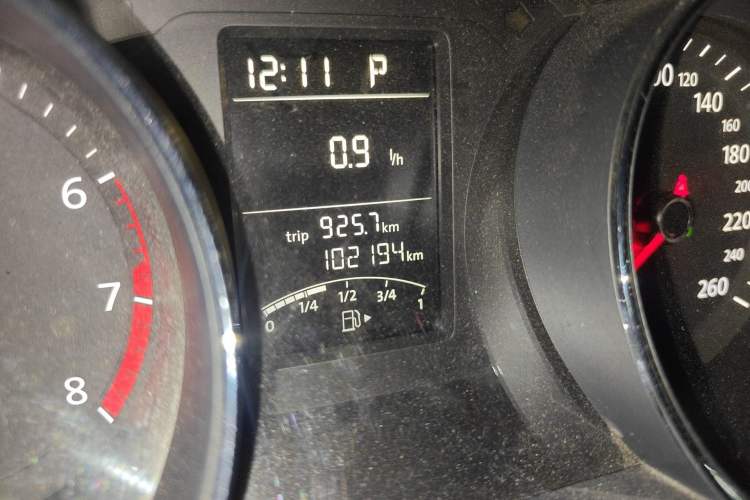 Used Volkswagen Sagitar 2015 1.6L Automatic Fashion Model
