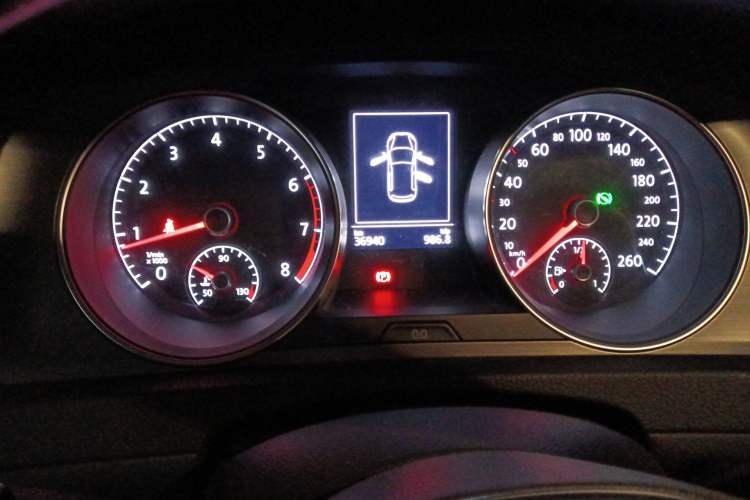 Used Volkswagen Golf 2016 230TSI Automatic Luxury Version
