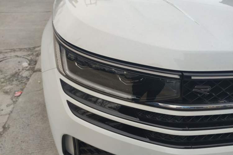 Used Volkswagen Tavendor 2024 380TSI All-Wheel Drive R-Line Cruise Edition Right Front Headlight