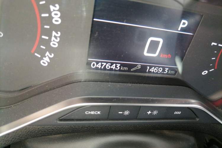 Used Citroen C5 2017 350THP Automatic Luxury Model Odometer Close Up