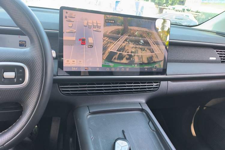 Used XPeng G6 2023 580 Long-Range Pro Audio And AC Panel