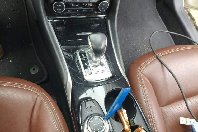 Used Infiniti QX30 2017 1.6T Two-Wheel-Drive Sport Edition