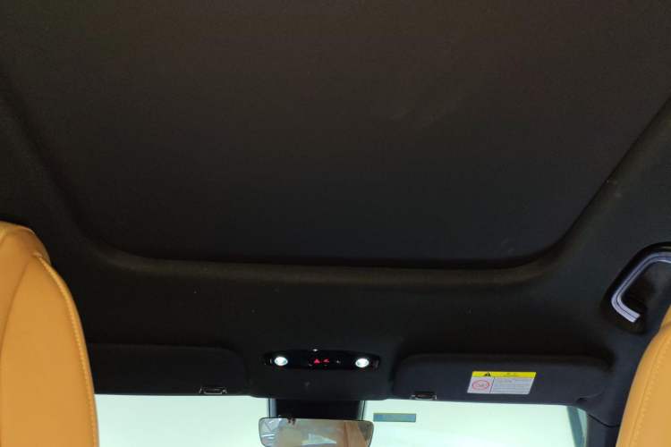 Used Geely Galaxy L7 2023 1.5T 115 km Starship Headliner