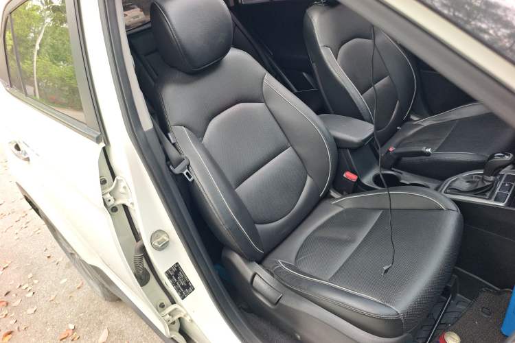 Used Hyundai ix25 2015 1.6L Automatic Two-Wheel Drive Smart GLS Trim Right Front Seat