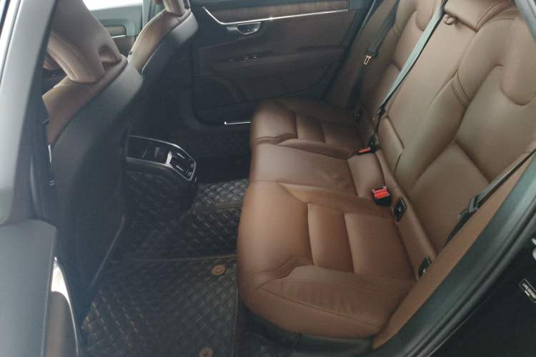 Used Volvo S90 2024 B5 Zhiyuan Luxury Edition
