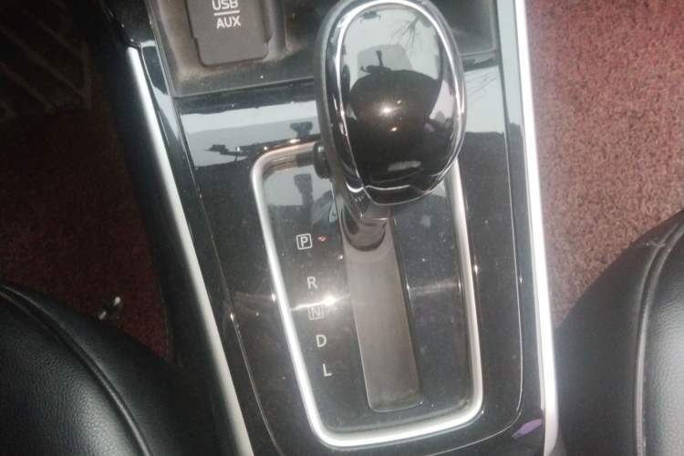 Used Nissan Sylphy 2018 1.6XV CVT Deluxe Edition Gear Lever