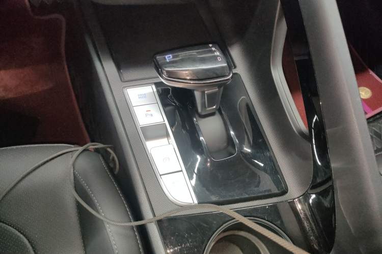 Used Hyundai Elantra 2023 1.5L CVT GLX Elite Edition Gear Lever