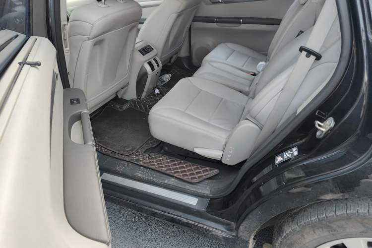 Used Mercedes-Benz R-Class 2011 R 300 L Business Model