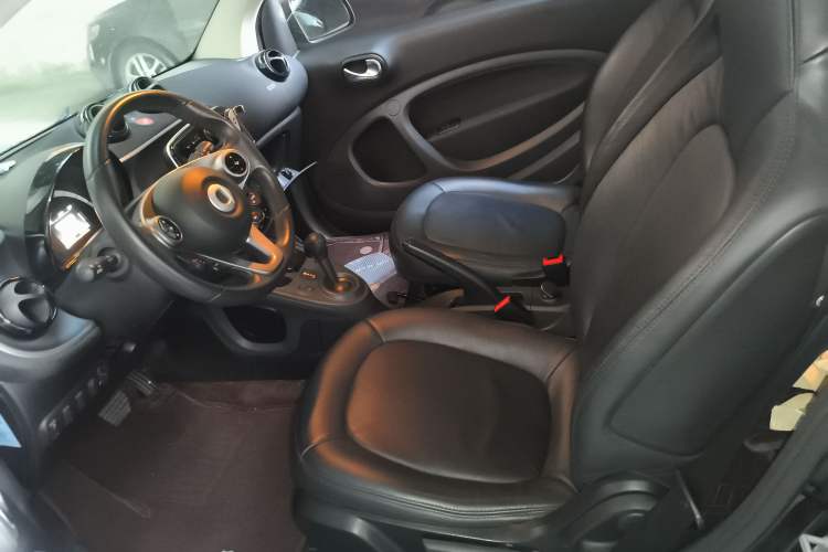 Used smart fortwo 2015 1.0L 52 kW Hardtop Passion Edition
